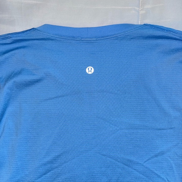 Lululemon Women’s Swiftly tech long sleeve shirt, waist length. - Picture 1 of 4